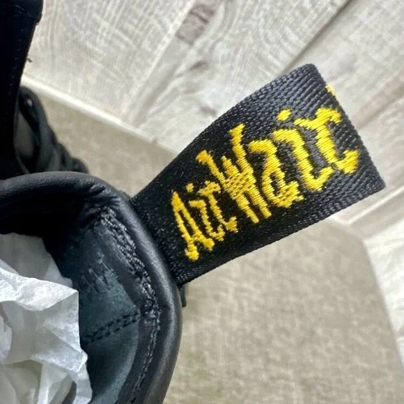 NEW WITH BOX - Dr. Martens 1460 Smooth Leather - Picture 7 of 10